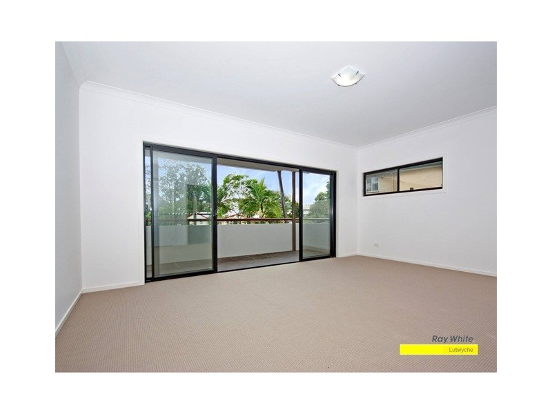 8 Amott Street, Stafford Heights QLD 4053