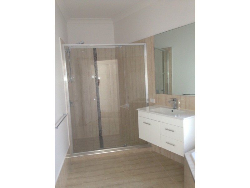 8 Amott Street, Stafford Heights QLD 4053