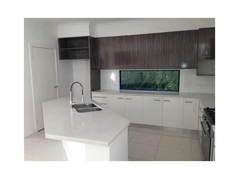 8 Amott Street, Stafford Heights QLD 4053