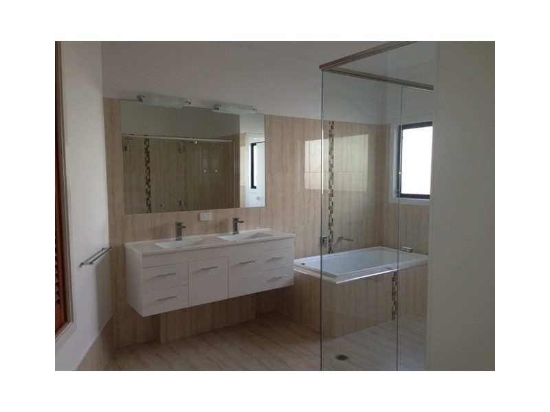 8 Amott Street, Stafford Heights QLD 4053