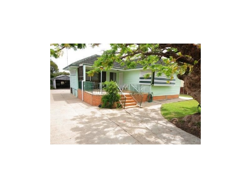 25 Vaucluse Street, Wavell Heights QLD 4012