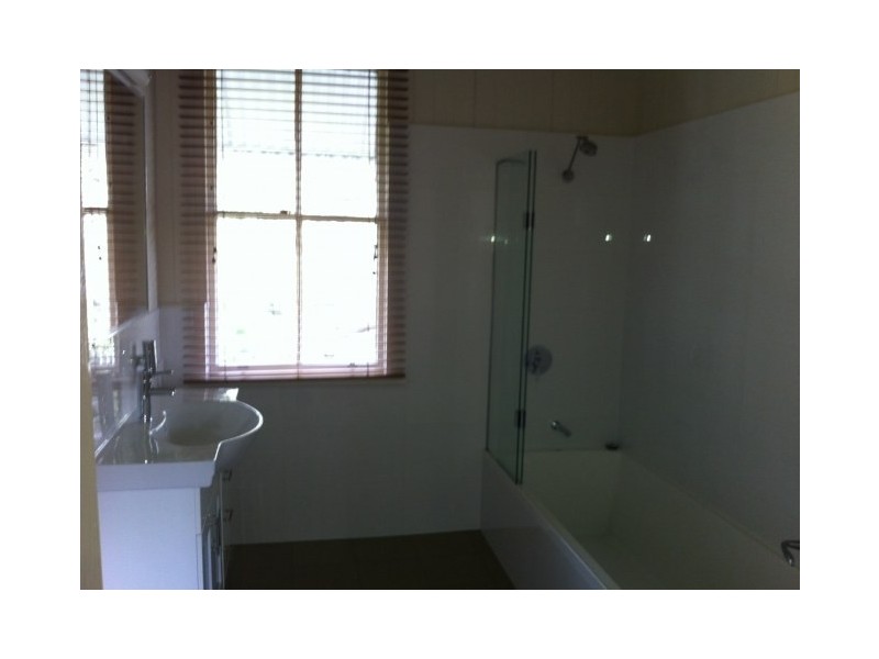 14 Annie Street, Windsor QLD 4030