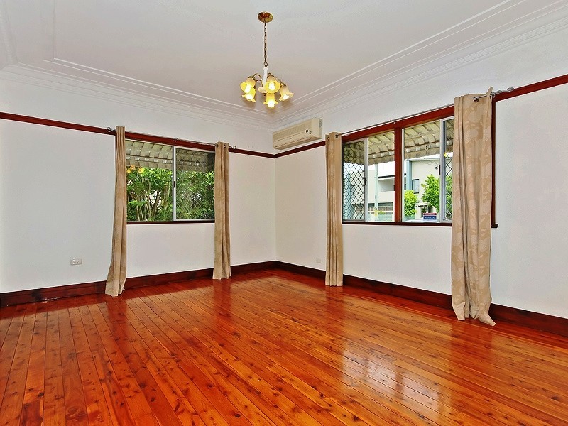 11 School Road, Stafford QLD 4053