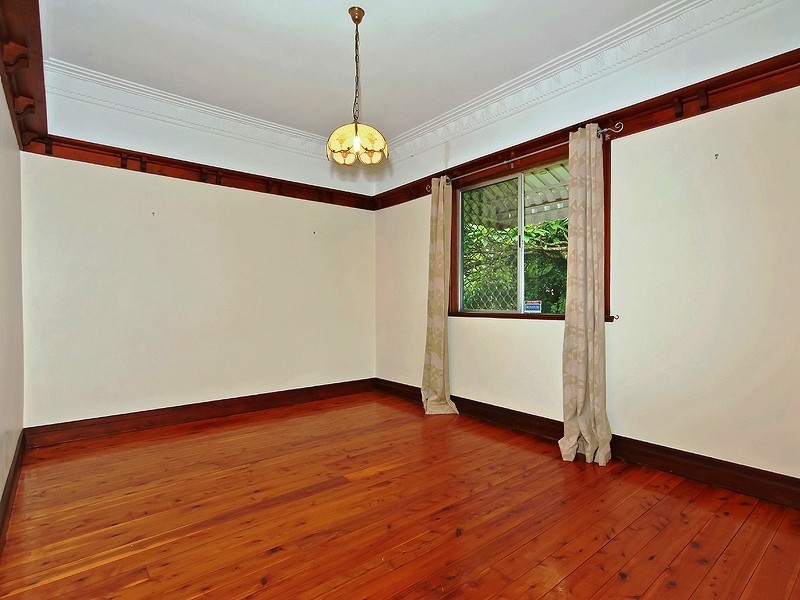 11 School Road, Stafford QLD 4053