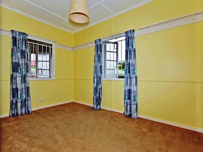 11 School Road, Stafford QLD 4053