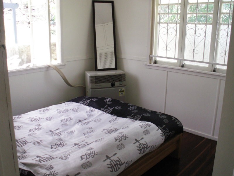 29 Burrowa Street, Stafford QLD 4053