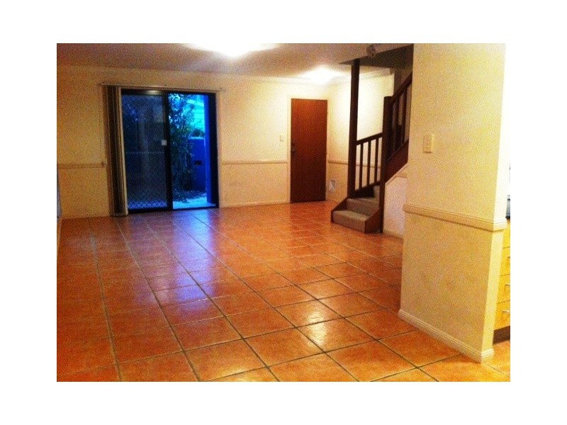 2/7 Eastleigh Street, Chermside QLD 4032