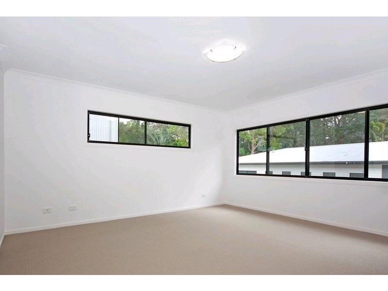 10 Amott Street, Stafford Heights QLD 4053