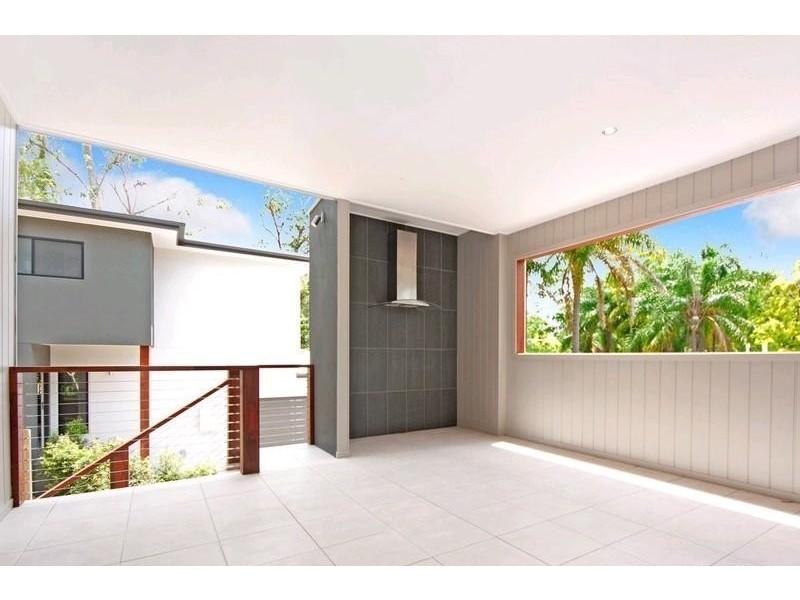 10 Amott Street, Stafford Heights QLD 4053