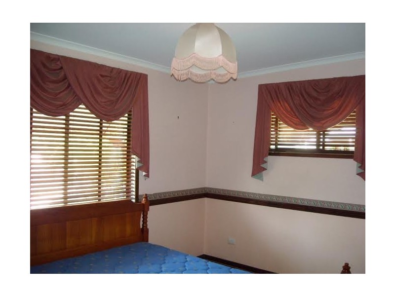 9 Sheaves Road, Kallangur QLD 4503