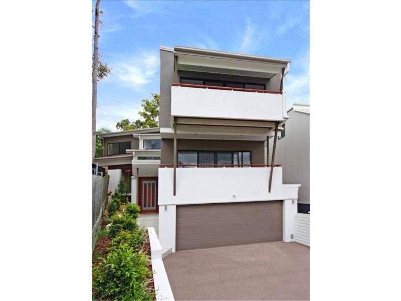 8 Amott Street, Stafford Heights QLD 4053