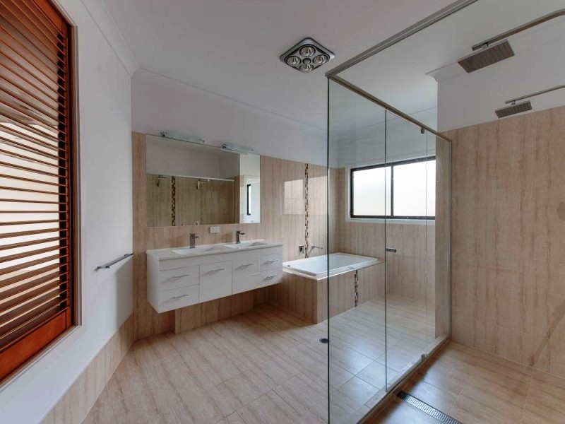 8 Amott Street, Stafford Heights QLD 4053