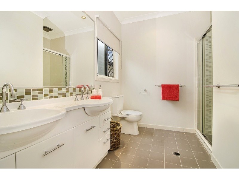 12 Eleventh Avenue, Kedron QLD 4031