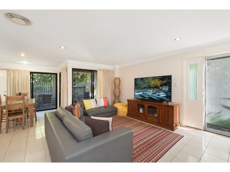 2/9 Windsor Street, Hamilton QLD 4007