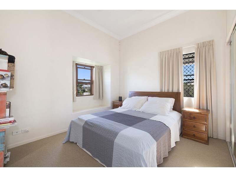 2/9 Windsor Street, Hamilton QLD 4007