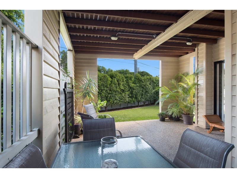 2/9 Windsor Street, Hamilton QLD 4007