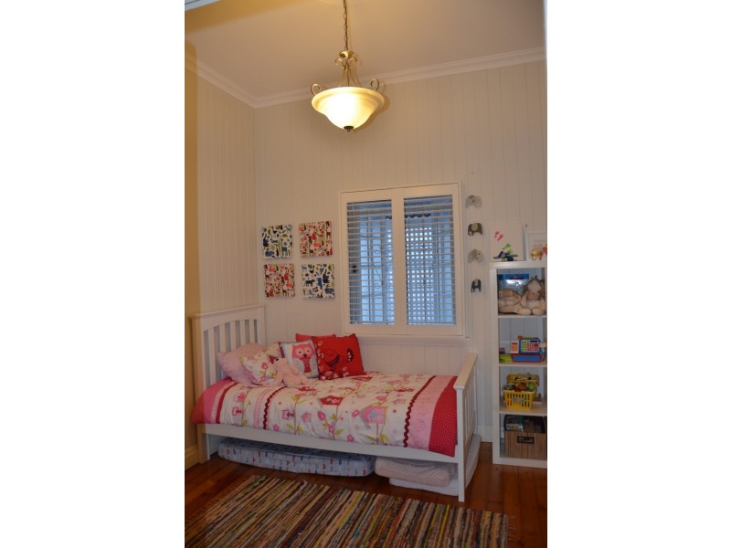 48 Ninth Avenue, Kedron QLD 4031