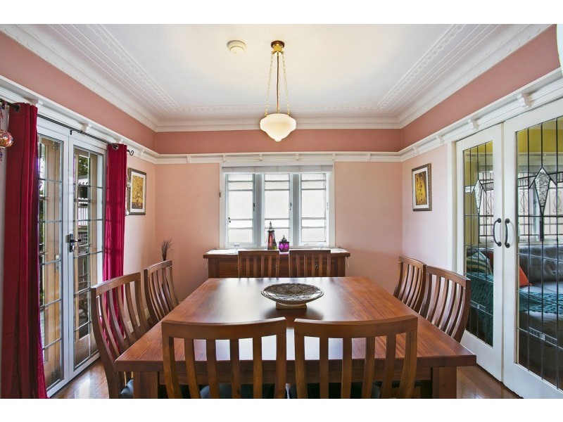 31 Glenfern Avenue, Kedron QLD 4031