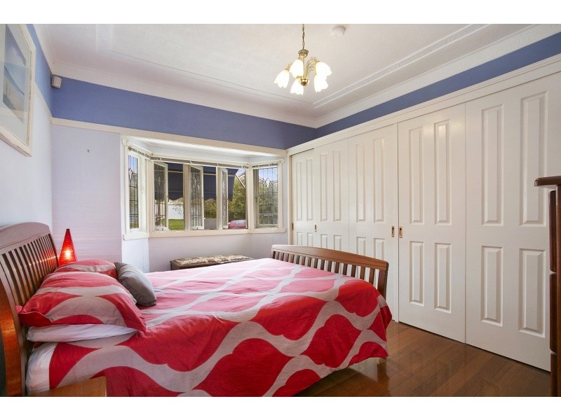 31 Glenfern Avenue, Kedron QLD 4031