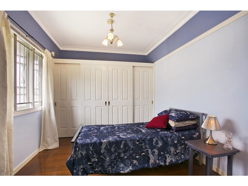 31 Glenfern Avenue, Kedron QLD 4031