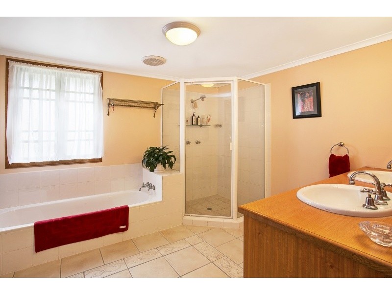 31 Glenfern Avenue, Kedron QLD 4031