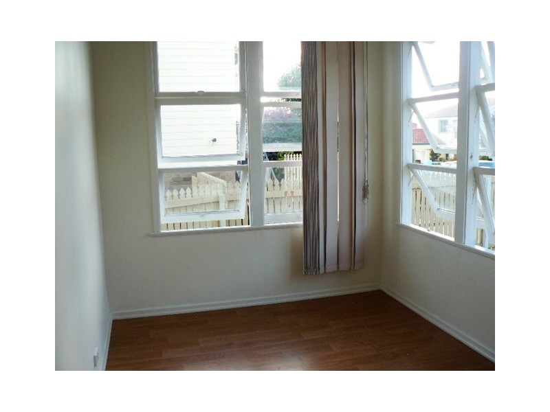 11 York Street, Hamilton QLD 4007