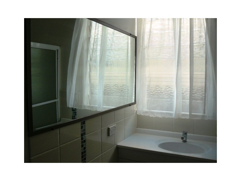 11 York Street, Hamilton QLD 4007