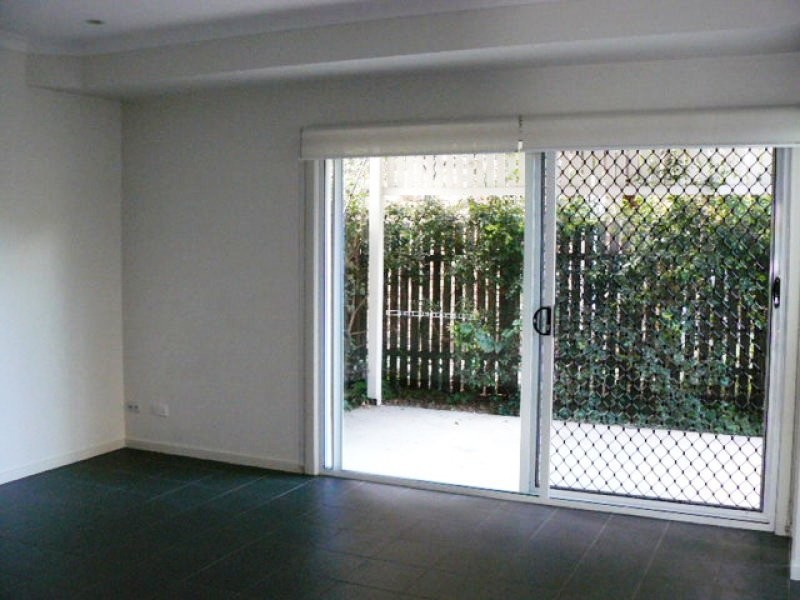 18 Hants Street, Hamilton QLD 4007