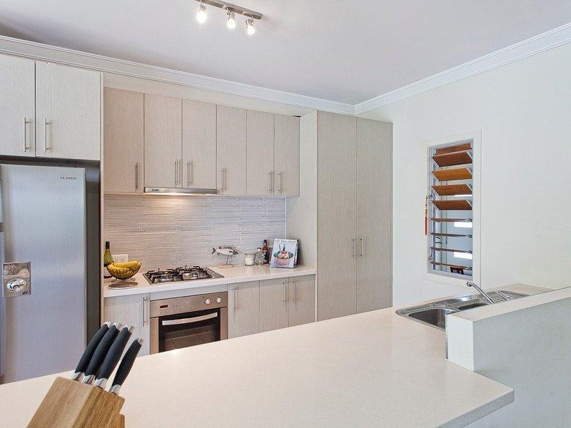 12 Bank St, Windsor QLD 4030