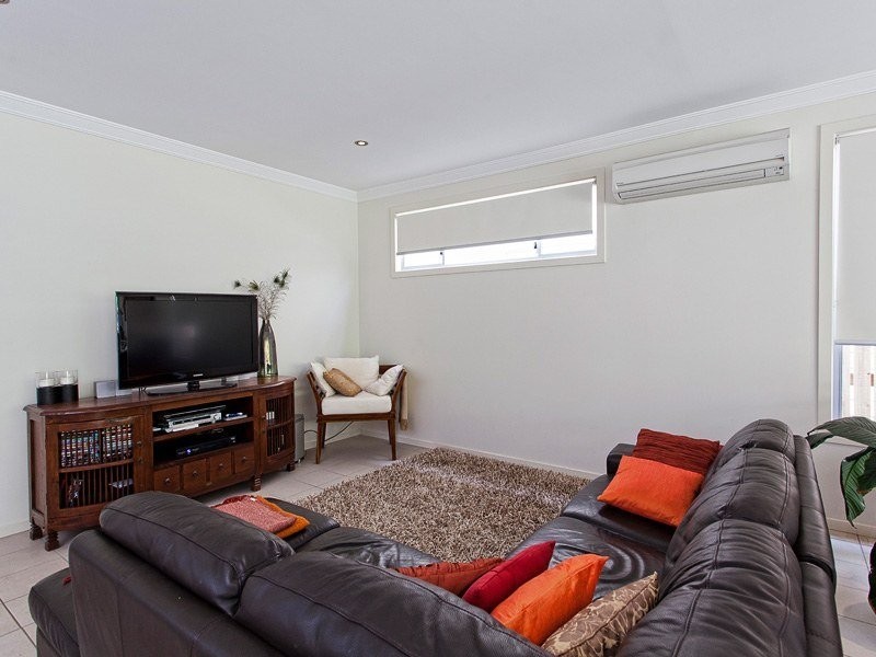 12 Bank St, Windsor QLD 4030