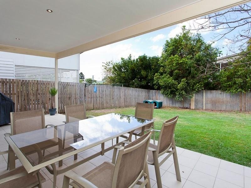 12 Bank St, Windsor QLD 4030