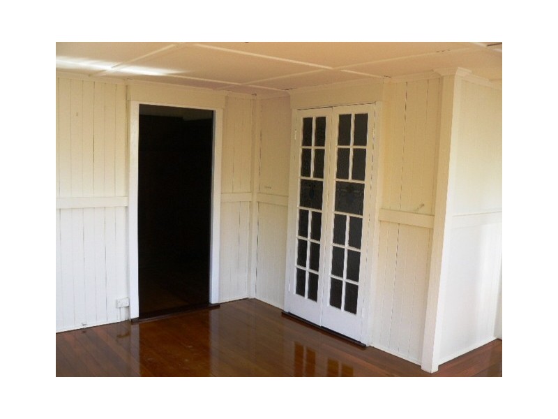 12 Camden Street, Albion QLD 4010