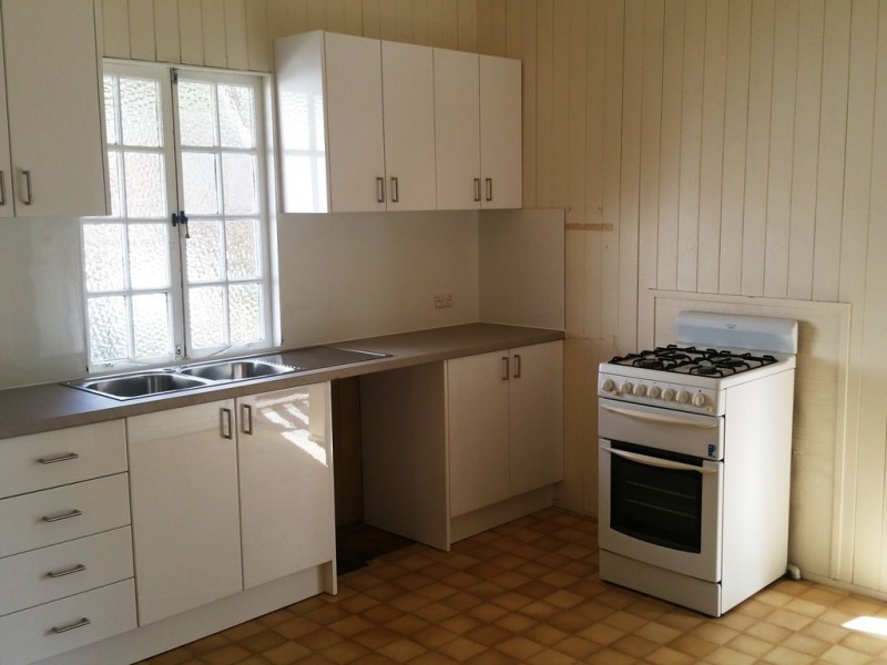 12 Camden Street, Albion QLD 4010