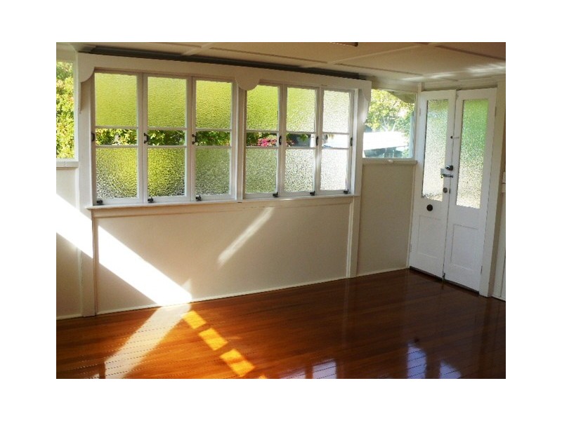 12 Camden Street, Albion QLD 4010