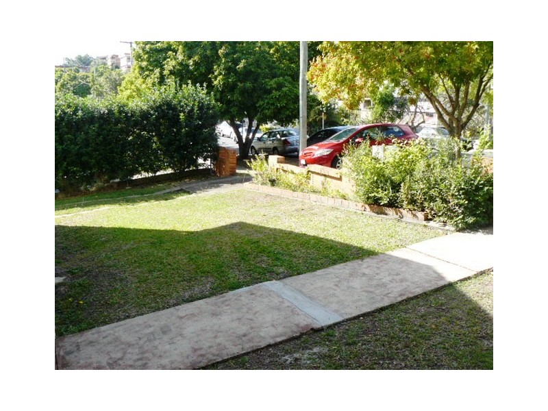 12 Camden Street, Albion QLD 4010