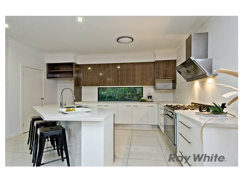 8 Amott Street, Stafford Heights QLD 4053