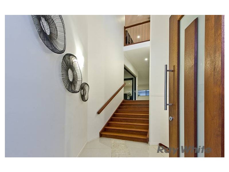 8 Amott Street, Stafford Heights QLD 4053