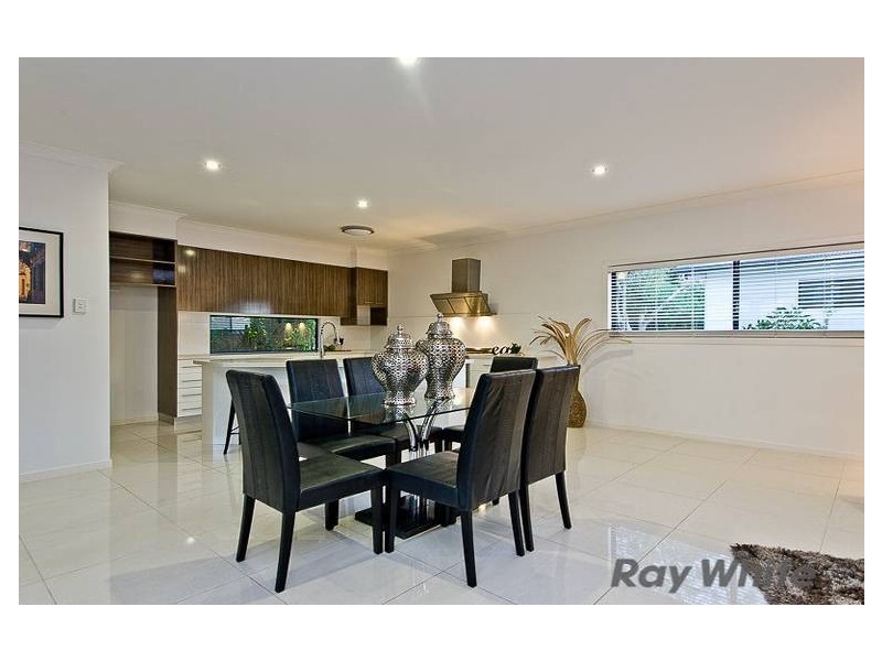 8 Amott Street, Stafford Heights QLD 4053