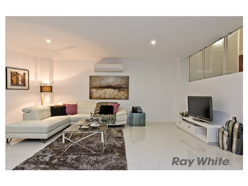 8 Amott Street, Stafford Heights QLD 4053