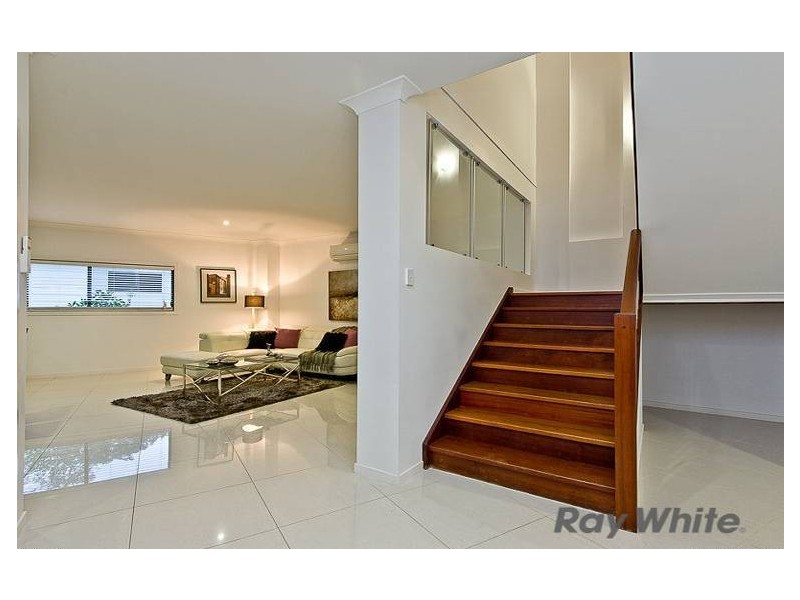 8 Amott Street, Stafford Heights QLD 4053