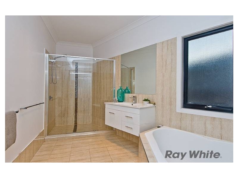 8 Amott Street, Stafford Heights QLD 4053