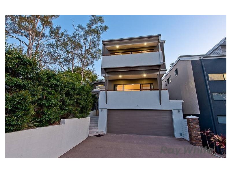 8 Amott Street, Stafford Heights QLD 4053