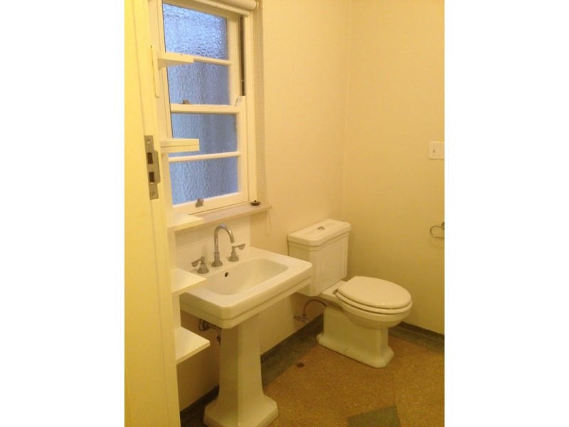 1/24 Grantson  Street, Windsor QLD 4030