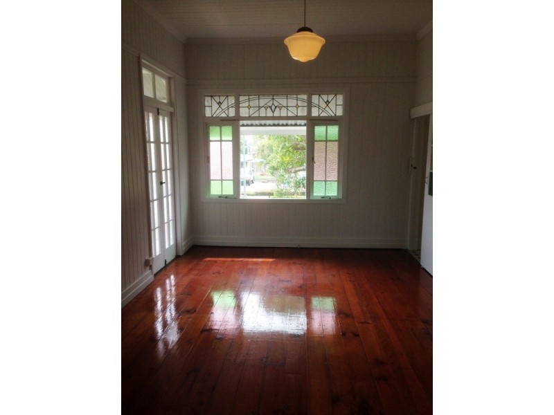54 Kedron Park Rd, Wooloowin QLD 4030