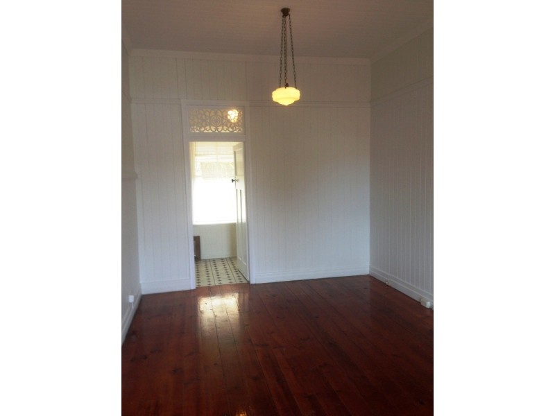 54 Kedron Park Rd, Wooloowin QLD 4030