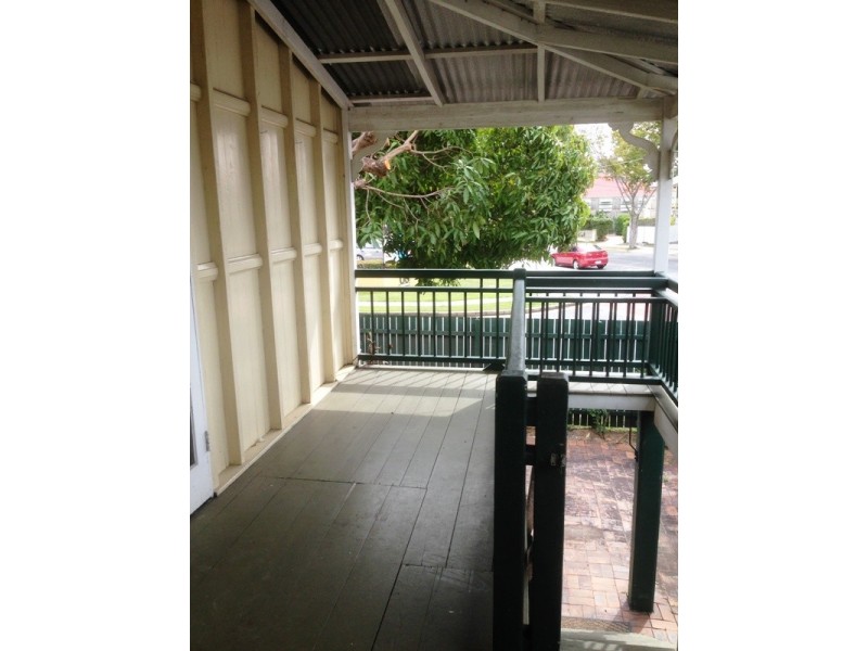 54 Kedron Park Rd, Wooloowin QLD 4030