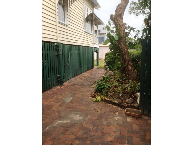 54 Kedron Park Rd, Wooloowin QLD 4030
