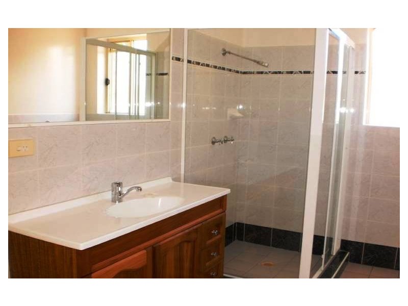 2/27 Wooloowin Avenue, Wooloowin QLD 4030