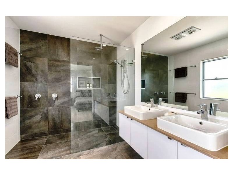 16 Araluen Street, Kedron QLD 4031