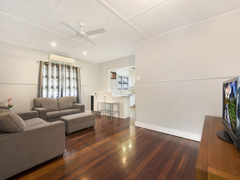 13 Thirteenth Avenue, Kedron QLD 4031